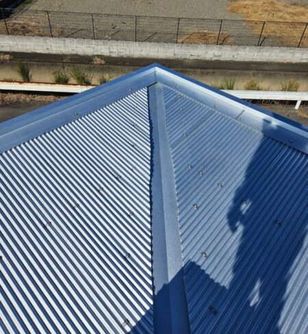 関市にて雨漏り修理〈倉庫波板トタンの張り替え工事〉の施工後写真